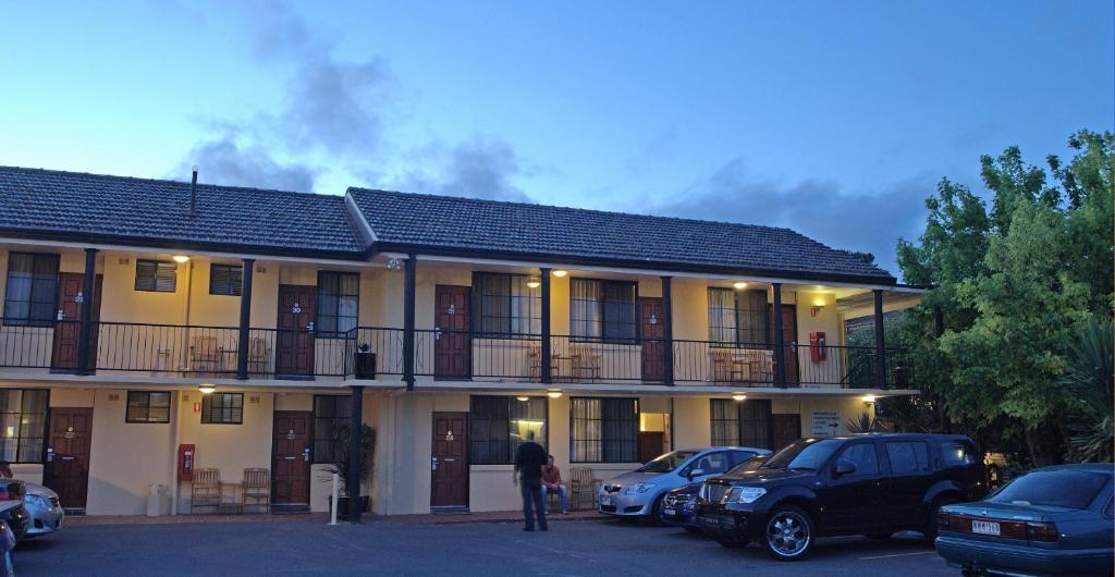 Country Plaza Motel Queanbeyan Exterior foto